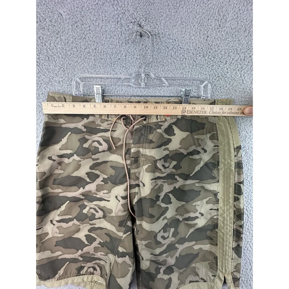 The North Face Classic V Board Shorts Mens 38x10 Camo Hybrid Swim Trunks Beach